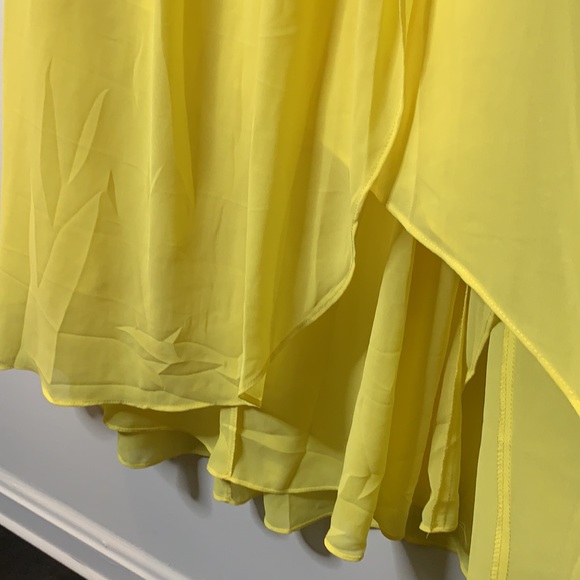 NWT!! Gorgeous yellow prom dress 🌟NEVER WORN!!! ✨ - Picture 3 of 5